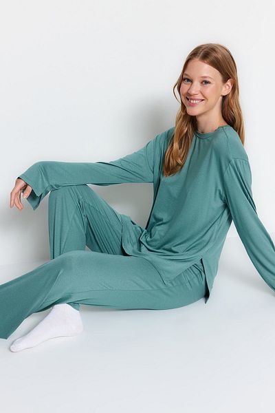 Trendyol Collection Pletená sada pyžama - MinT, detailně prostřižená trička a kalhoty THMAW24PT00117
