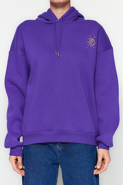 Trendyol Collection Fialová tlustá fleecová mikina uvnitř s kapucí potištěná oversize/široký střih pletená mikina TWOAW24SW00136