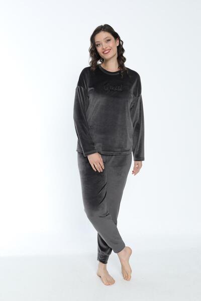 Estiva Women's Winter Great Written Soft Velvet Pajama Set