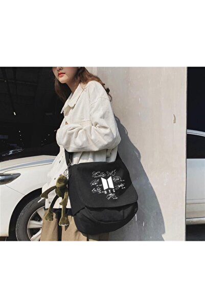 Toum K-Pop Serisi BTS Signature Poster Baskılı Unisex Siyah Postacı Çantası