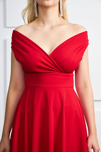 lovebox Esnek Kumaş Kruvaze Yaka Kloş Kesim Midi Boy Kırmızı Abiye Elbise Kırmızı Mezuniyet Elbisesi 046