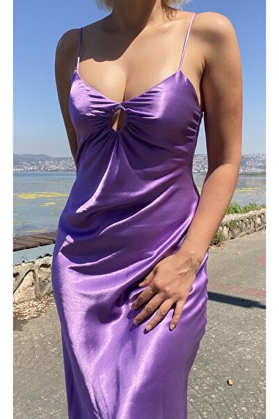 Yasminyes Mor Lila Renk Dalgalı Askılı Dekolteli V Yaka Gece Elbisesi