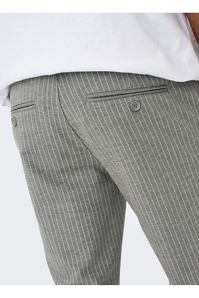 Only & Sons Hellgraue Herrenhose mit hoher Taille und schmalem Bein 22013727   Onsmark Pant Stripe g 372
