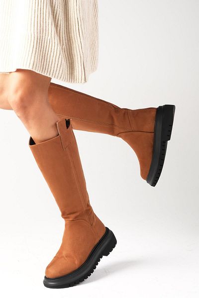 Mio Gusto Hellbraune, mit Fell gefütterte Wildlederstiefel für Damen mit Reißverschluss auf der Rückseite