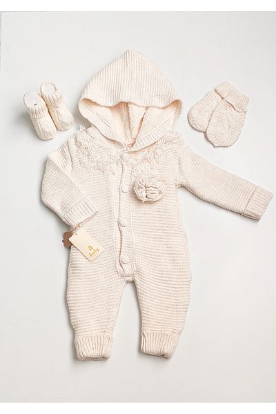 a baby Baby Jumpsuit Lamb Lined with booties and gloves Links Knit