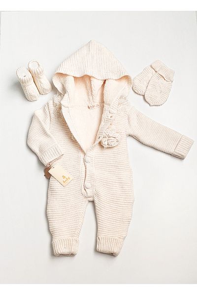 a baby Baby Jumpsuit Lamb Lined with booties and gloves Links Knit