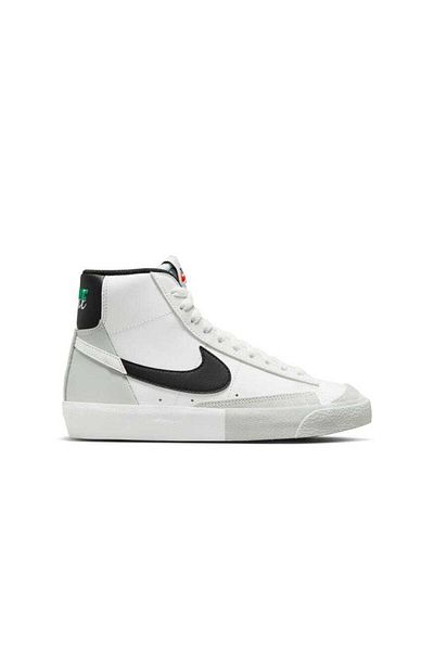 Nike Blazer Mid 77 Sports Shoes