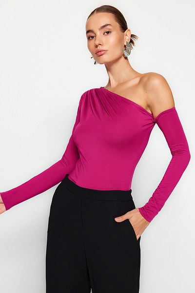 Trendyol Collection Fuchsia Asymmetrischer Kragen Langarm Stretch Strick Body mit Druckknöpfen TWOAW22BD0080