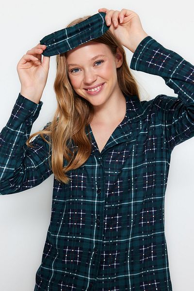 Trendyol Collection Grün kariertes, gebürstetes, weiches Strick-Pyjama-Set - Sleep Band Thmaw24pt00100