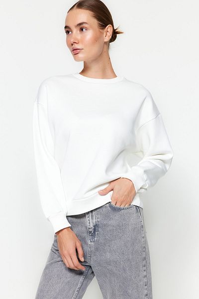 Trendyol Collection Ecru Thick Inside Fleece Regular/Normal Fit Crew Neck Basic Pletená mikina TWOAW24SW00101