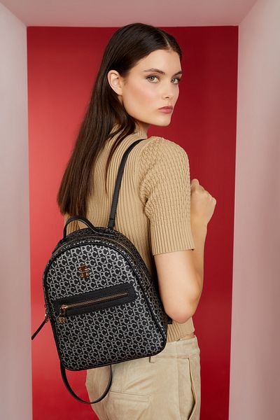 Pierre Cardin Schwarzer kleiner Alphabet-Damenrucksack 05PO22Y1541