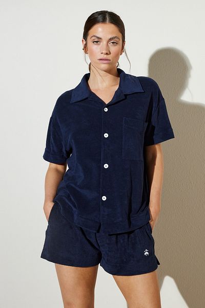 BROOKS BROTHERS Marineblaues Damenhemd mit Polokragen und kurzen Ärmeln und Taschen