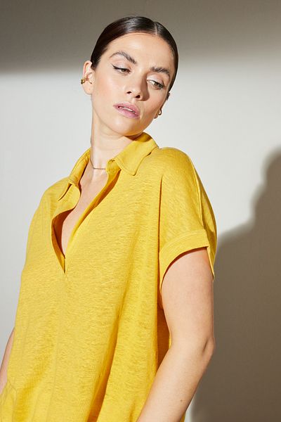 BROOKS BROTHERS Gelbes Damen-T-Shirt mit Polokragen und kurzen Ärmeln