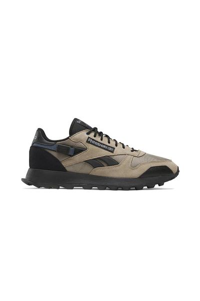 Reebok red sports discount shoes