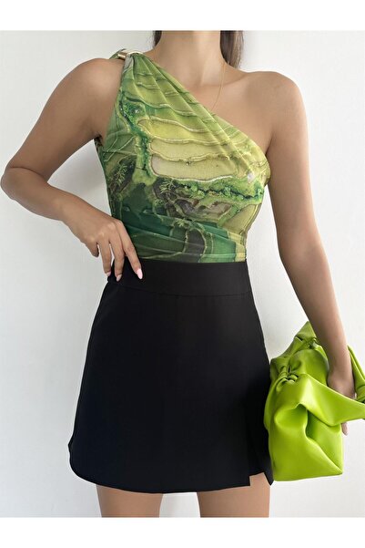 Sands Tekstil Bluză cu un singur umăr cu model, cu detalii despre accesorii