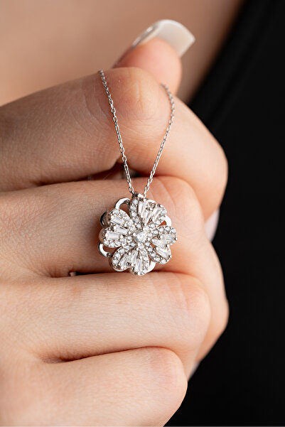 Nereze 925 Ayar Gümüş Baget Taşlı Dönen Kalpli Yonca Kolye