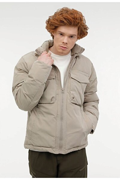 Çnru FERMUARLI, İÇTEN ÇIKABİLEN KAPŞONLU, YANDAN VE ÖNDEN CEPLİ ERKEK MONT