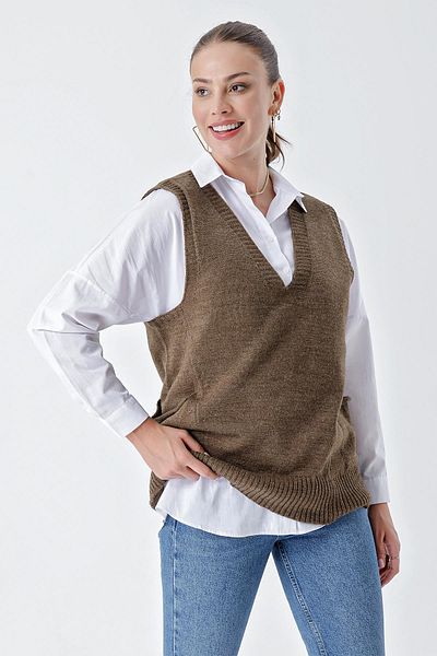 CHUBA Women's V Neck Comfortable Fit Double Pocket Asymmetrical Stitching Detailed Knitwear Pullover Brown 24W118