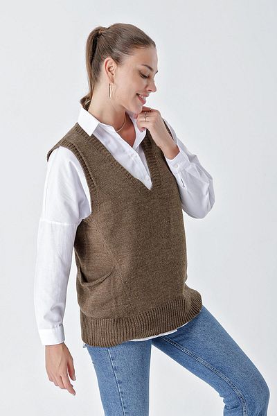 CHUBA Women's V Neck Comfortable Fit Double Pocket Asymmetrical Stitching Detailed Knitwear Pullover Brown 24W118