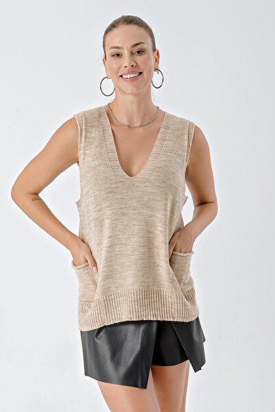 CHUBA Women's V-Neck Comfortable Fit Double Pocket Asymmetrical Stitching Detailed Knitwear Sweater Beige 24W118