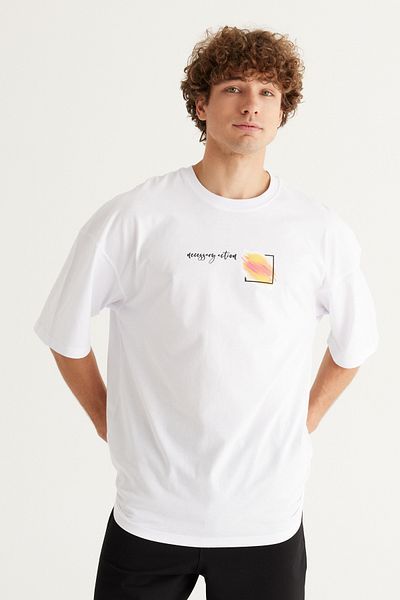 AC&Co / Altınyıldız Classics Weißes, übergroßes, locker geschnittenes, bedrucktes T-Shirt aus 100 % Baumwolle mit Rundhalsausschnitt für Herren