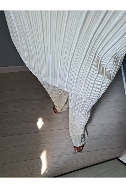 Ece Kahraman Pleated Pants Blouse Set