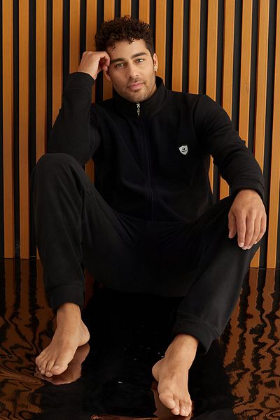 Pijamaevi Langärmliges Herren-Pyjama-Set aus schwarzem Fleece mit Reißverschluss vorne