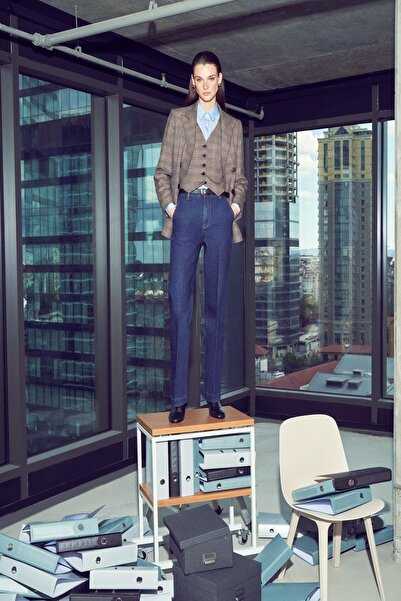 Koton Dunkle Indigo-Jeans für Damen