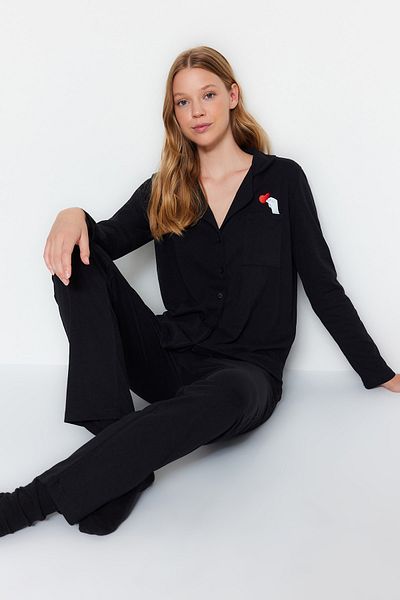 Trendyol Collection Set de pijamale tricotate cu inimă din bumbac negru THMAW24PT00008