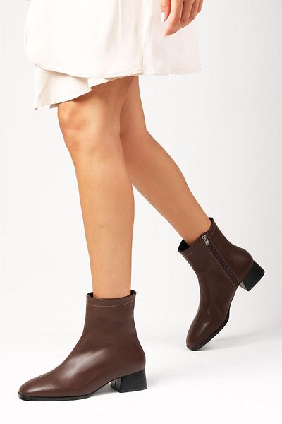 Mio Gusto Tori Brown Thin Fur Lined Side Zipper Blunt Toe Women's Heeled Boots