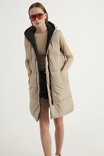 MEECY Women's Black Cream Double Sided Hooded Long Puffer Vest