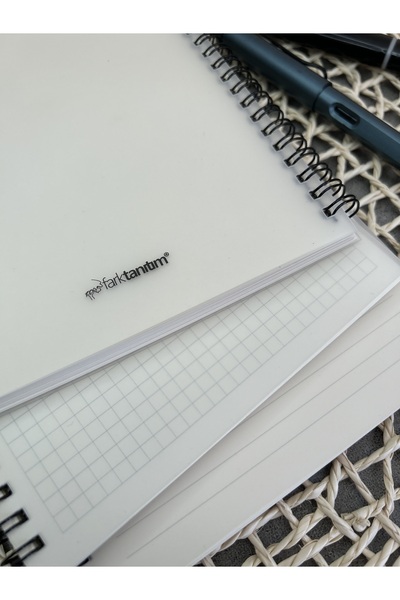 Fark Tanıtım Copertă transparentă A5, rezistentă la rupere, impermeabilă, spirală, 60 de coli, caiet necăptusit