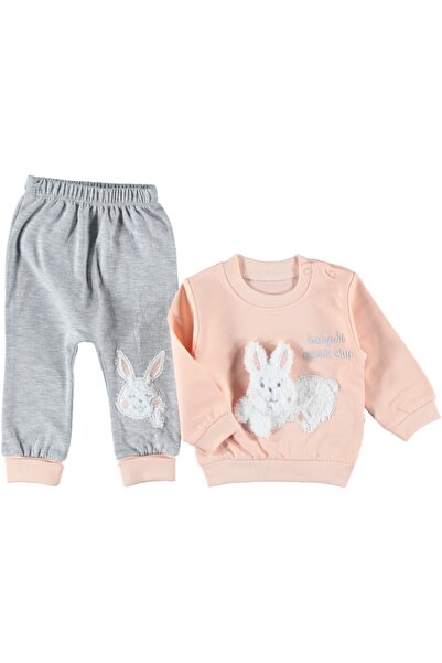 Buqete مجموعة فتاة مع شكل أرنب يستريح