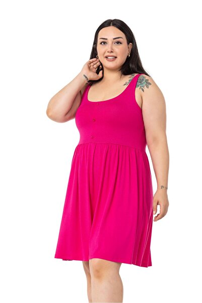 DISENTIS MODEST Κοντό φούξια φόρεμα από βισκόζη, διακοσμητικό κουμπάκι, σε μεγάλο μέγεθος