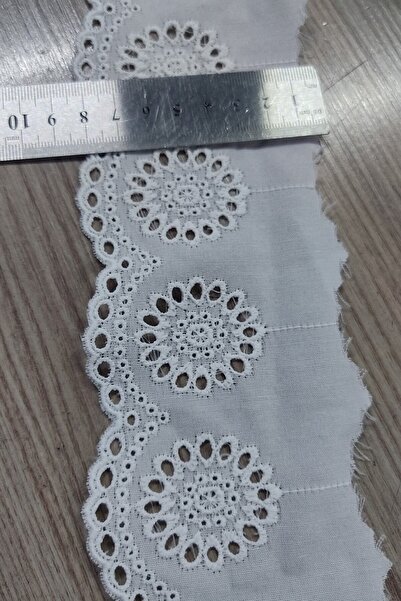 DUAYEN Embroidery on Scallop Voile, Meziyet Edge Pattern 1 Meter