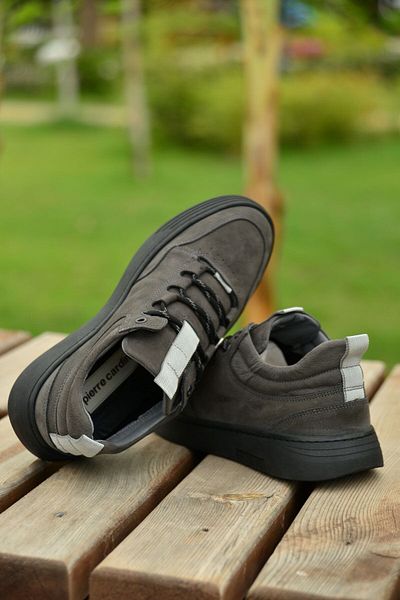 Pierre Cardin Încălțăminte casual gri pentru bărbați, 100% piele, oferă eleganță și confort împreună, cu stil inovator