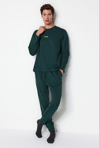 Trendyol Collection Zeleně potištěná pletená sada pyžama Regular Fit - TMNAW22PT0754