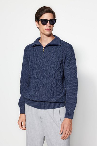 Trendyol Collection Indigofarbener, normaler Rollkragenpullover mit Reißverschluss und halbem Rollkragen TMNAW24KZ00047
