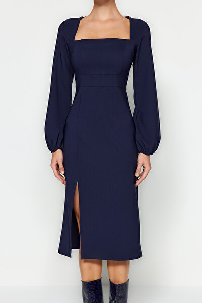 Trendyol Collection Sötétkék hasított, négyzet alakú galléros szőtt ruha TWOAW24EL00457