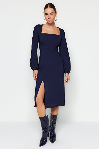 Trendyol Collection Sötétkék hasított, négyzet alakú galléros szőtt ruha TWOAW24EL00457