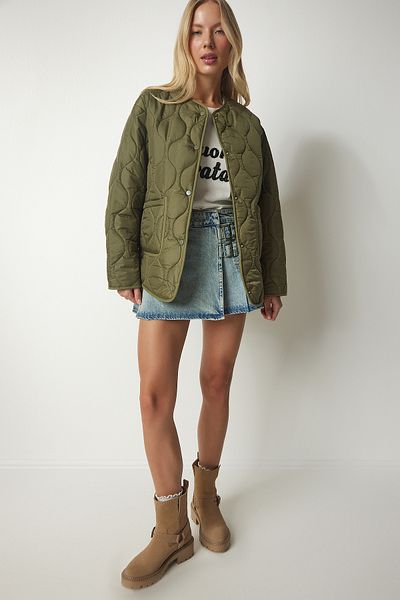 Happiness İstanbul Khakifarbene, übergroße Steppjacke für Damen mit Taschen DZ00098
