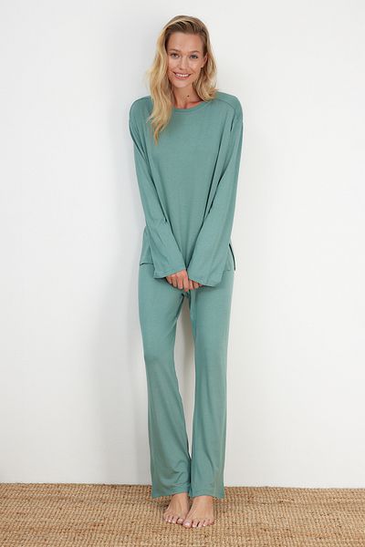 Trendyol Collection Pletená sada pyžama - MinT, detailně prostřižená trička a kalhoty THMAW24PT00117