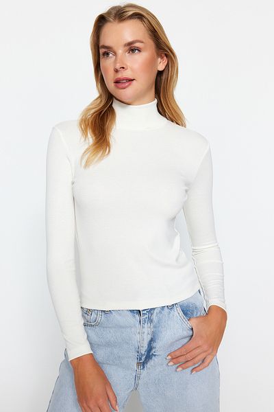 Trendyol Collection Ecrufarbene, dehnbare Strickbluse aus hochwertigem, weichem Stoff mit Rollkragen und Rollkragen TWOAW24BZ00119
