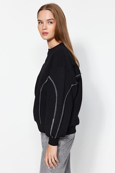 Trendyol Collection Плетен суичър с черни шевове и кръгло деколте, стандартна кройка, дебел полар отвътре TWOAW24SW00233