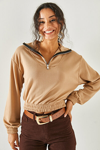 Olalook Dámská béžová halenka s vysokým límečkem a zipem BLZ-19002399