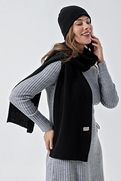 CHUBA Women's Beanie Set with Soft Button Black Knit Detail - 24W132