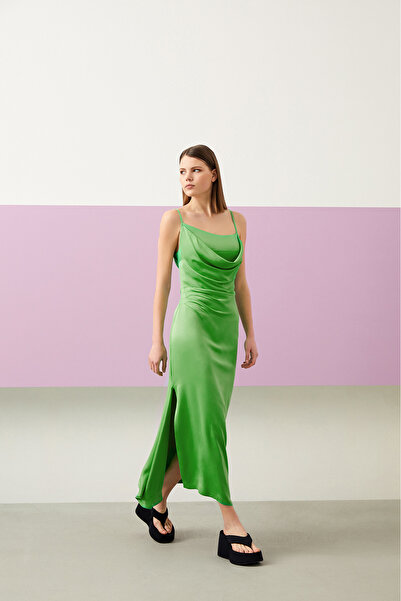 Jus De Pommes YEŞİL DEGAJE YAKA İNCE ASKILI MAXİ BOY ELBİSE