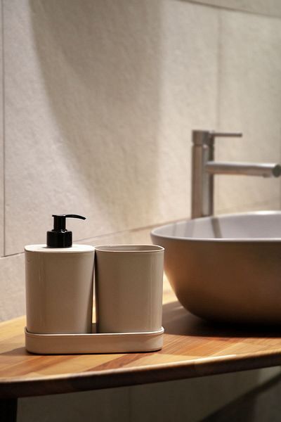 BRAMBLE LIFE Creative 3 Piece Cream Bath Set Liquid Soap Dispenser Toothbrush Holder Sponge Holder Set with Reservoir and Stand