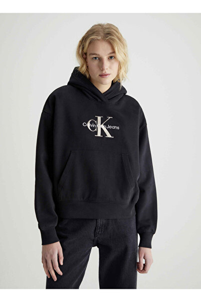 Calvin Klein Jeans سترة جينز بغطاء للرأس باللون الأسود للنساء J20J221953BEH