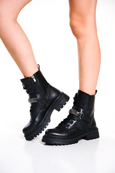 ZİESCE KADIN SİYAH TAŞ DETAYLI YANDAN FERMUARLI BAĞCIKLI BOT POSTAL